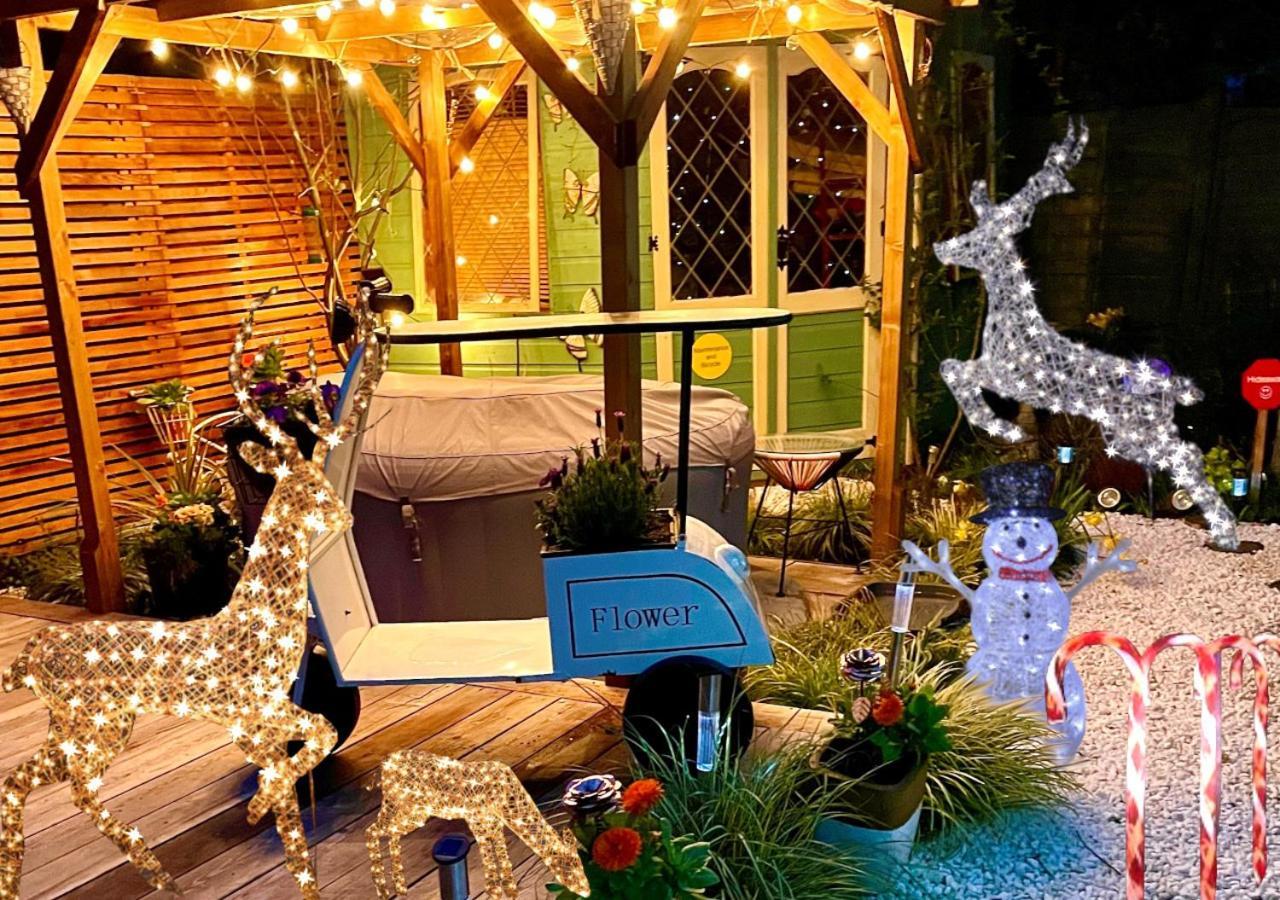 Cosy Garden Flat, Private Hot Tub & Four Poster Bed Apartman York Kültér fotó